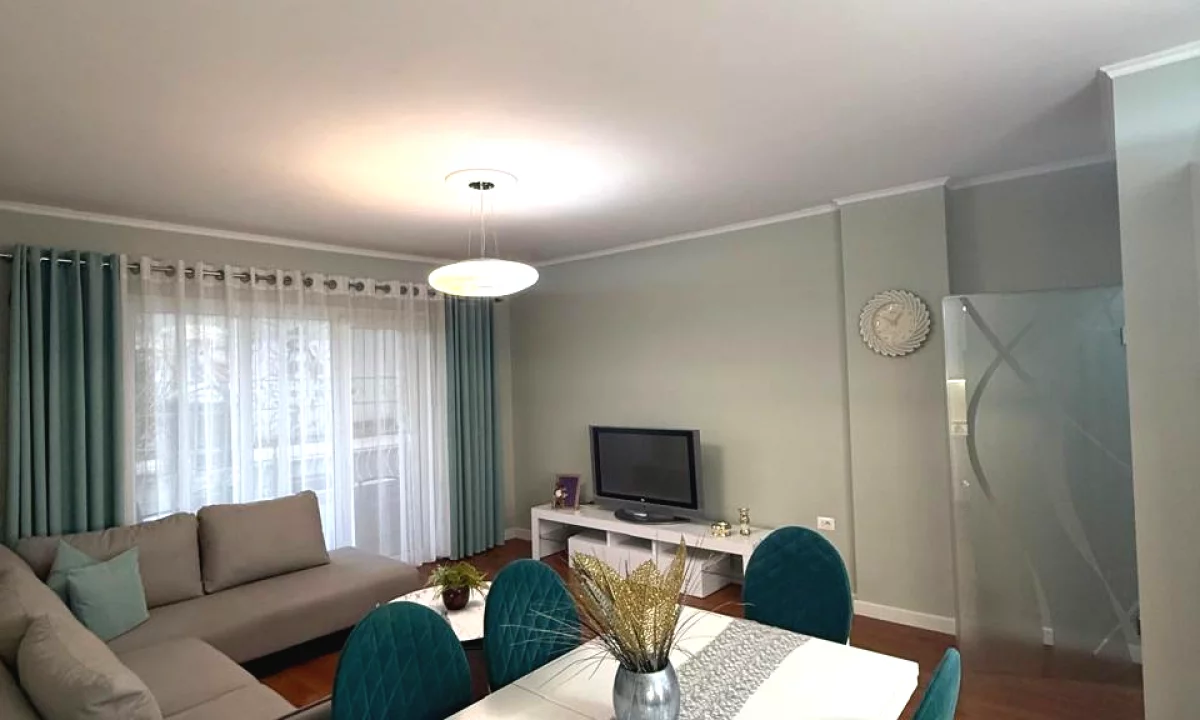 Shtepi me qera Apartament ne Tirane, 2+1, Mobilimi E mobiluar, Pagesa 58,000  Leke.