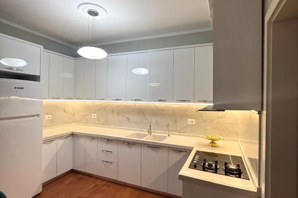 Shtepi me qera Apartament ne Tirane, 2+1, Mobilimi E mobiluar, Pagesa 58,000  Leke.