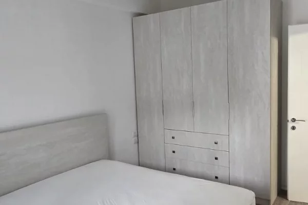 Shtepi me qera Apartament ne Tirane, 2+1, Mobilimi E mobiluar, Pagesa 650  Euro.