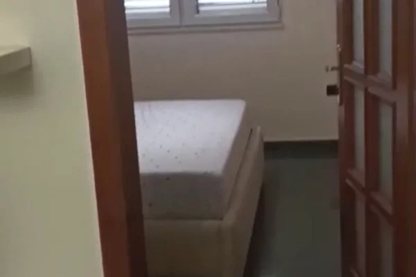 Shtepi me qera Apartament ne Tirane, 2+1, Mobilimi E mobiluar, Pagesa 600  Euro.