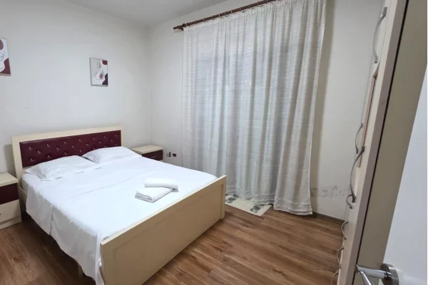 Shtepi me qera Shtepi Private ne Tirane, 1+1, Mobilimi E mobiluar, Pagesa 43,000  Leke.