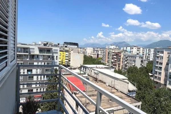 Shtepi me qera Apartament ne Tirane, 2+1, Mobilimi E mobiluar, Pagesa 60,000  Leke.