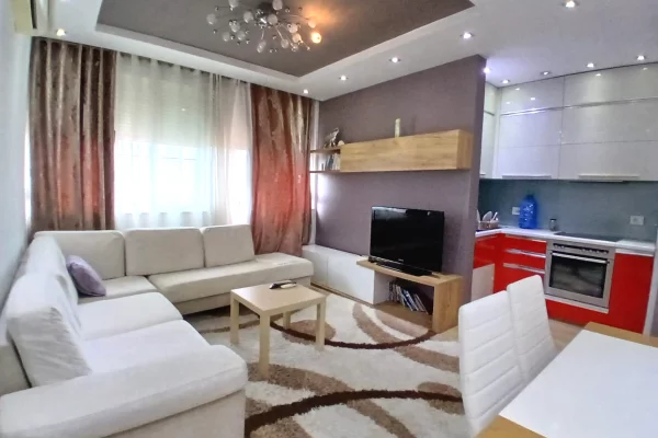 Shtepi me qera Apartament ne Tirane, 2+1, Mobilimi E mobiluar, Pagesa 55,000  Leke.