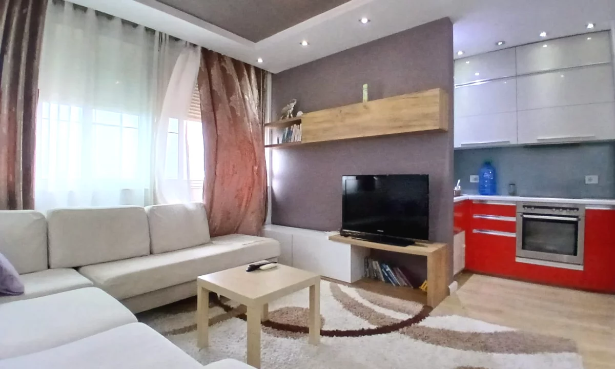 Shtepi me qera Apartament ne Tirane, 2+1, Mobilimi E mobiluar, Pagesa 55,000  Leke.