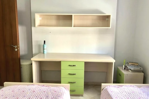 Shtepi me qera Apartament ne Tirane, 1+1, Mobilimi E mobiluar, Pagesa 50,000  Leke.