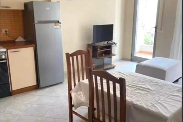 Shtepi me qera Apartament ne Tirane, 1+1, Mobilimi E mobiluar, Pagesa 50,000  Leke.