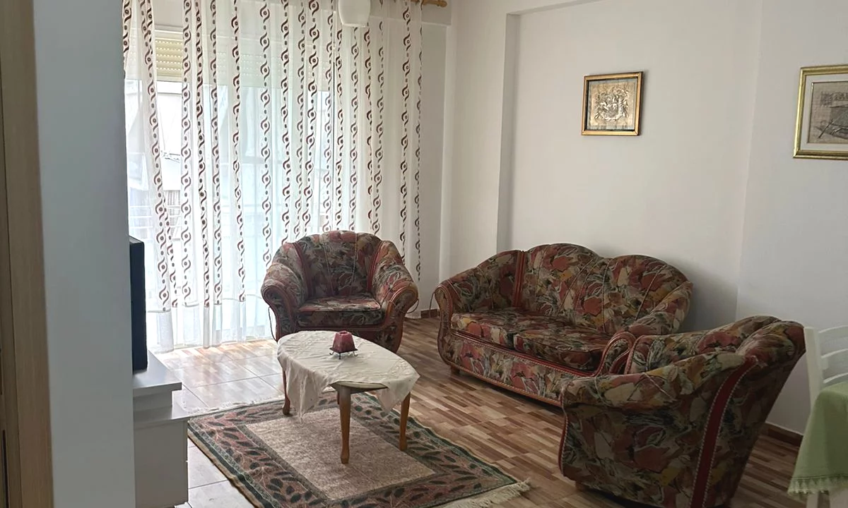 Shtepi me qera Apartament ne Tirane, 1+1, Mobilimi E mobiluar, Pagesa 45,000  Leke.