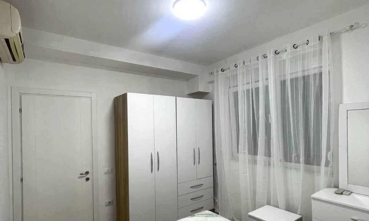 Shtepi me qera Apartament ne Tirane, 1+1, Mobilimi E mobiluar, Pagesa 500  Euro.