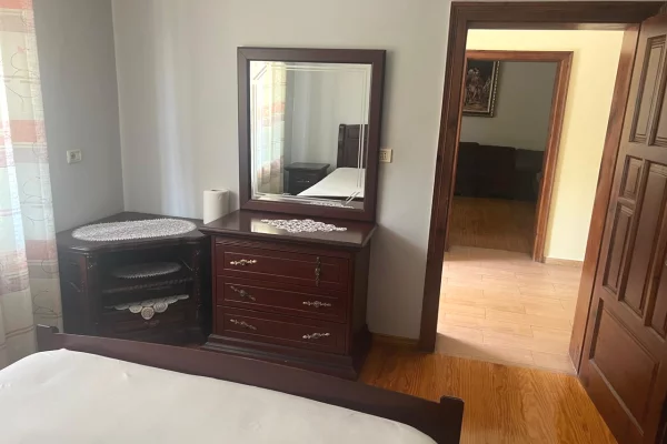 Shtepi me qera Apartament ne Tirane, 1+1, Mobilimi E mobiluar, Pagesa 35,000  Leke.