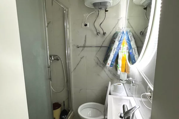 Shtepi me qera Apartament ne Tirane, 1+1, Mobilimi E mobiluar, Pagesa 43,000  Leke.