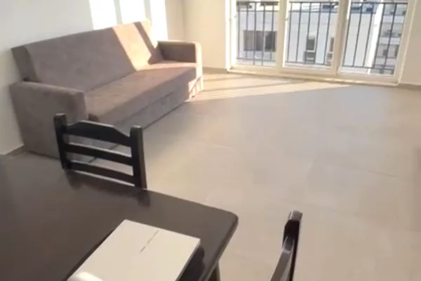 Shtepi me qera Apartament ne Tirane, 2+1, Mobilimi E mobiluar, Pagesa 43,000  Leke.