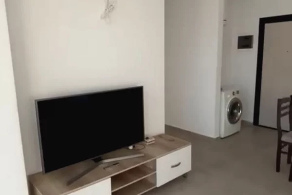 Shtepi me qera Apartament ne Tirane, 2+1, Mobilimi E mobiluar, Pagesa 43,000  Leke.