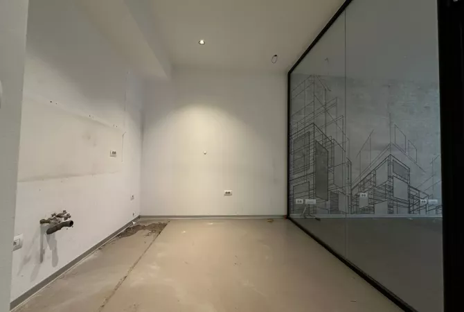 Business Property for Rent 3+1 in Tirana - 2,000 Euro