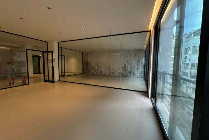 Business Property for Rent 3+1 in Tirana - 2,000 Euro