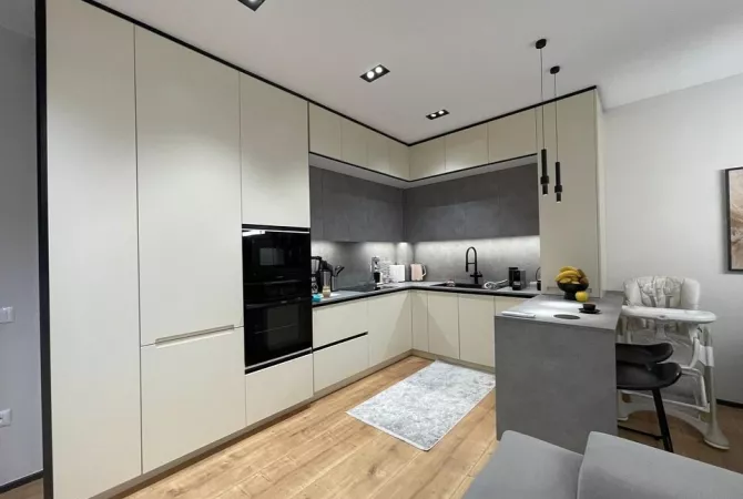 Shtepi ne shitje Apartament ne Tirane, 2+1, Mobilimi E mobiluar, Pagesa 360,000  Euro.