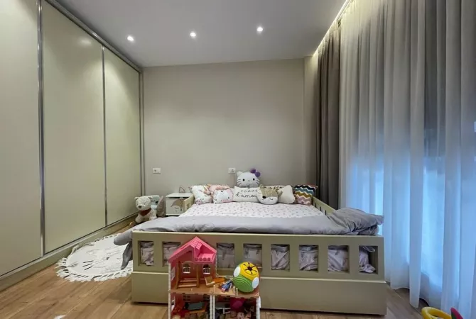 Shtepi ne shitje Apartament ne Tirane, 2+1, Mobilimi E mobiluar, Pagesa 360,000  Euro.