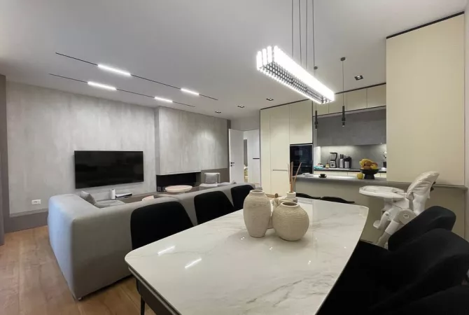 Shtepi ne shitje Apartament ne Tirane, 2+1, Mobilimi E mobiluar, Pagesa 360,000  Euro.