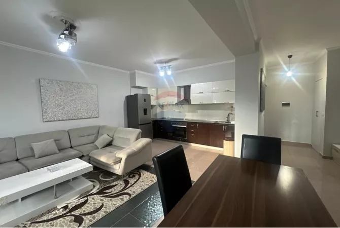 Shtepi ne shitje Apartament ne Tirane, 3+1, Mobilimi E mobiluar, Pagesa 299,000  Euro.