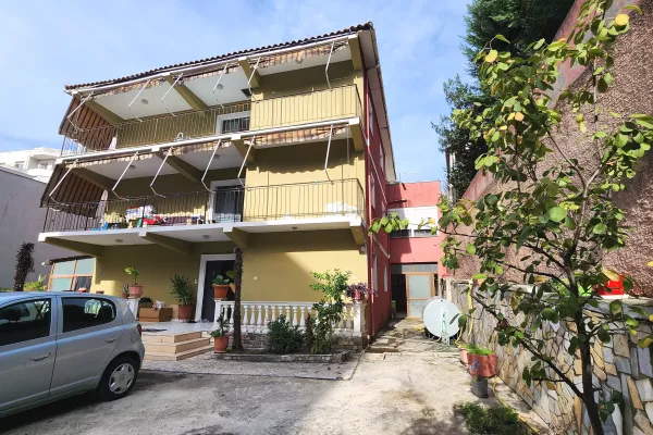 Ofrojme per shitje vile 3 kateshe me cmim okazion.