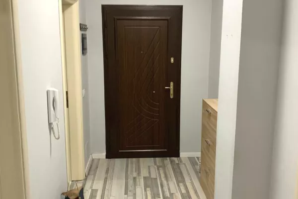 Shtepi ne shitje Apartament ne Tirane, 2+1, Mobilimi E mobiluar, Pagesa 135,000  Euro.