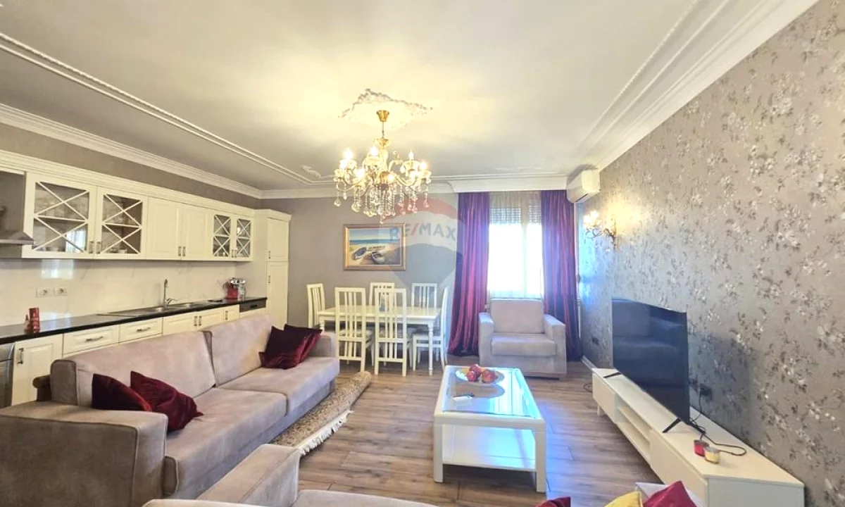 Shtepi ne shitje Apartament ne Tirane, 2+1, Mobilimi E mobiluar, Pagesa 375,000  Euro.