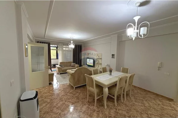 Shtepi ne shitje Apartament ne Tirane, 2+1, Mobilimi Bosh, pa mobiluar, Pagesa 265,000  Euro.