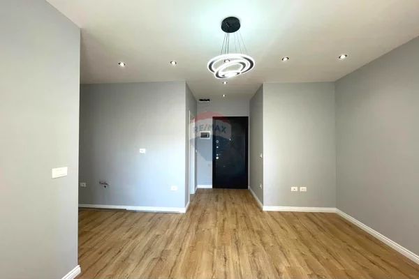 Shtepi ne shitje Apartament ne Tirane, 1+1, Mobilimi Bosh, pa mobiluar, Pagesa 98,000  Euro.