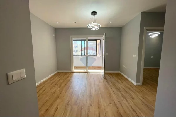 Apartament 1+1 per shitje te 5 Maji!