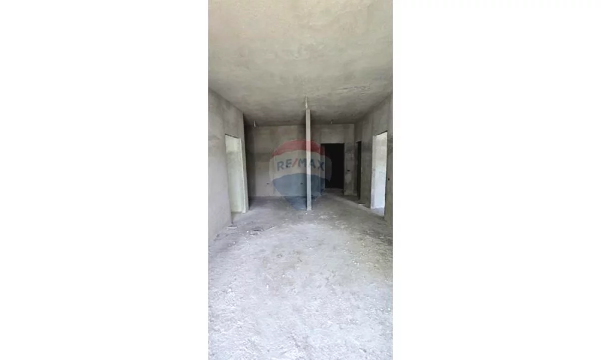 Appartamento in vendita a Tirana 2+1, Vuoto
