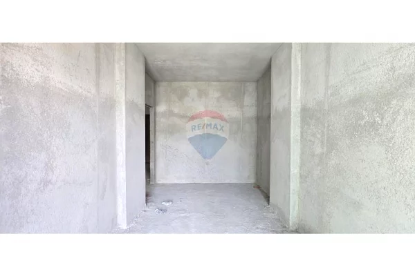 Appartamento in vendita a Tirana 2+1, Vuoto