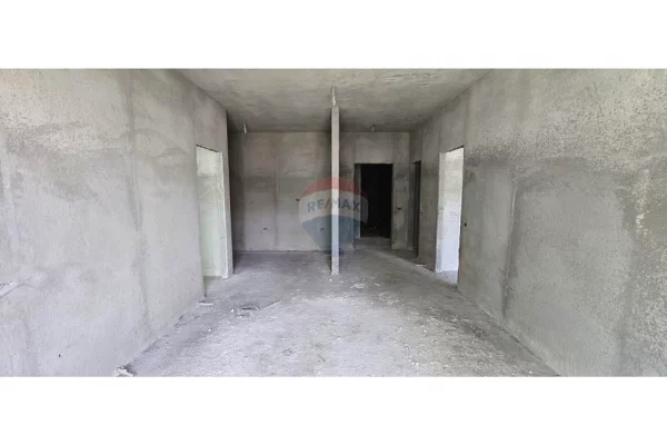 Appartamento in vendita a Tirana 2+1, Vuoto