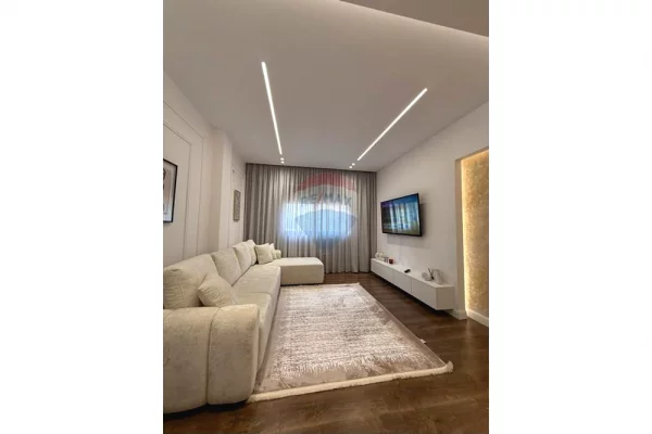 Shtepi ne shitje Apartament ne Tirane, 1+1, Mobilimi Bosh, pa mobiluar, Pagesa 118,000  Euro.