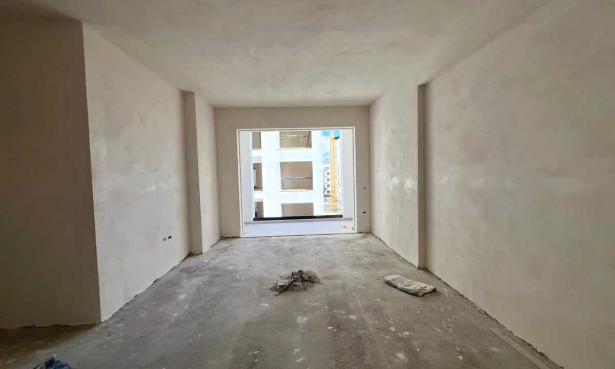 Appartamento in vendita a Durazzo 2+1, Vuoto