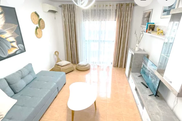 Shtepi me qera Apartament ne Tirane, 1+1, Mobilimi E mobiluar, Pagesa 550  Euro.