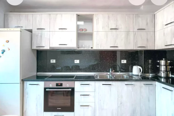 Shtepi me qera Apartament ne Tirane, 1+1, Mobilimi E mobiluar, Pagesa 550  Euro.