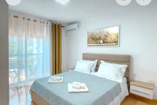 Shtepi me qera Apartament ne Tirane, 1+1, Mobilimi E mobiluar, Pagesa 550  Euro.