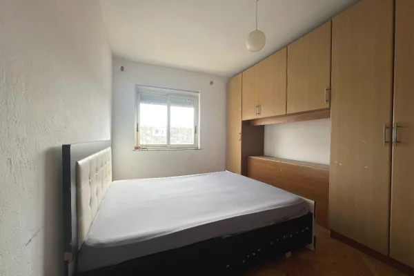 Appartamento in vendita a Tirana 2+1, SemiArredato