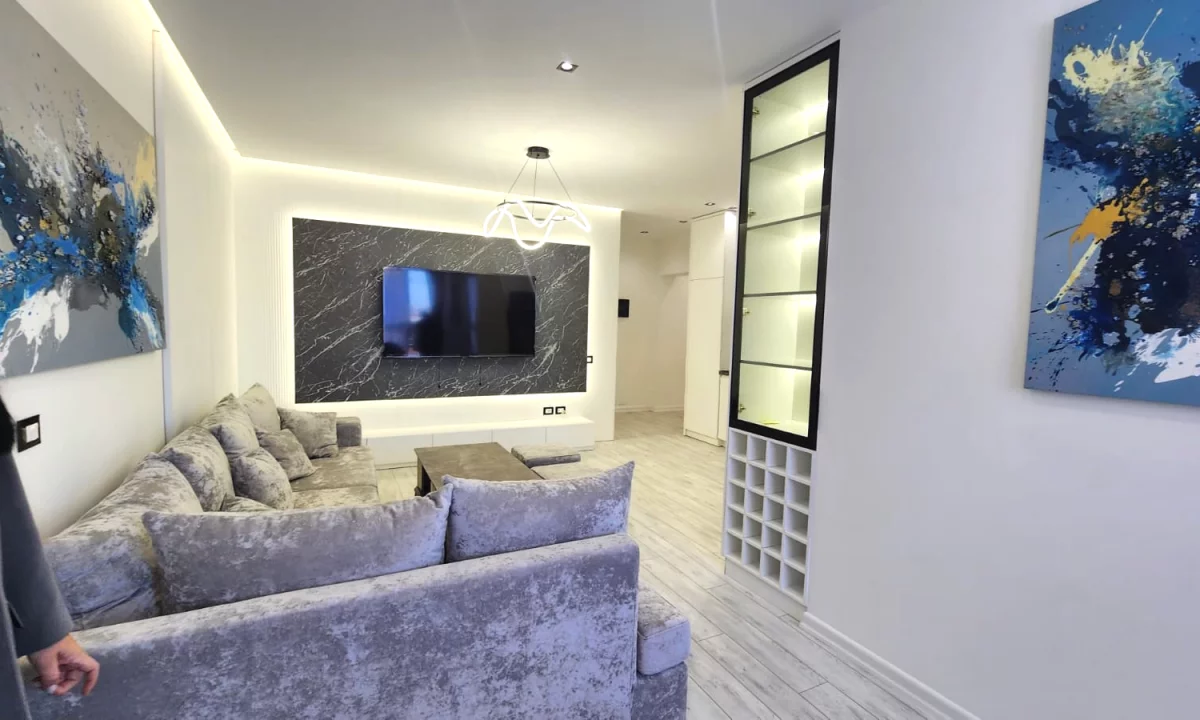 Shtepi me qera Apartament ne Tirane, 3+1, Mobilimi E mobiluar, Pagesa 1,250  Euro.