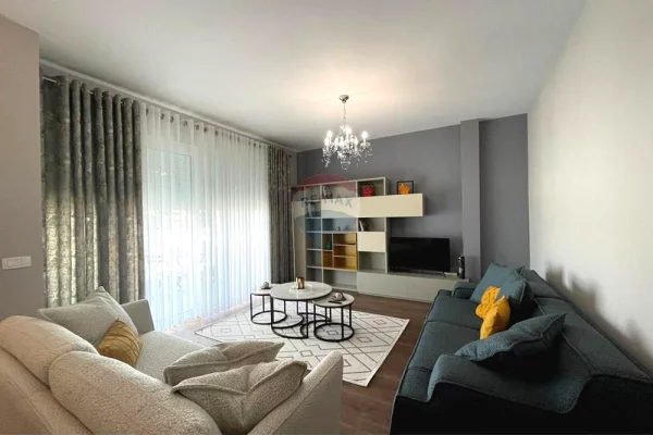 Shtepi ne shitje Apartament ne Tirane, 3+1, Mobilimi E mobiluar, Pagesa 470,000  Euro.