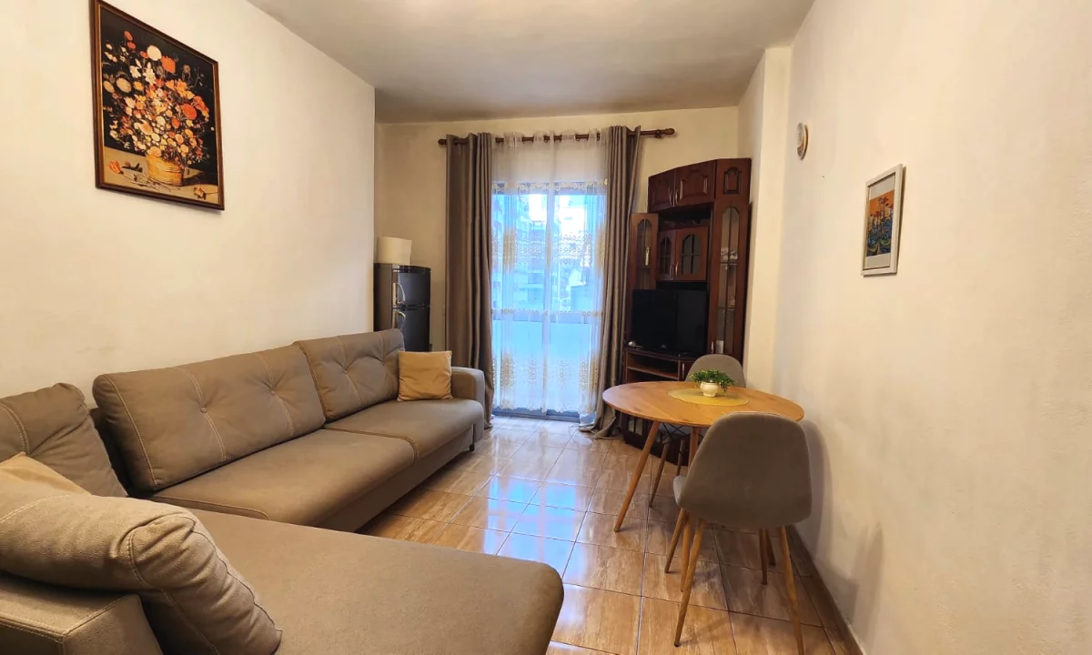 Shtepi me qera Apartament ne Tirane, 1+1, Mobilimi E mobiluar, Pagesa 420  Euro.