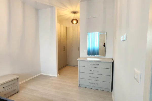 Shtepi me qera Apartament ne Tirane, 1+1, Mobilimi E mobiluar, Pagesa 50,000  Leke.