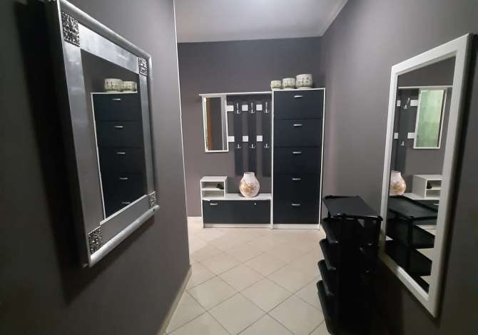 Shtepi ne shitje Apartament ne Tirane, 2+1, Mobilimi E mobiluar, Pagesa 118,000  Euro.