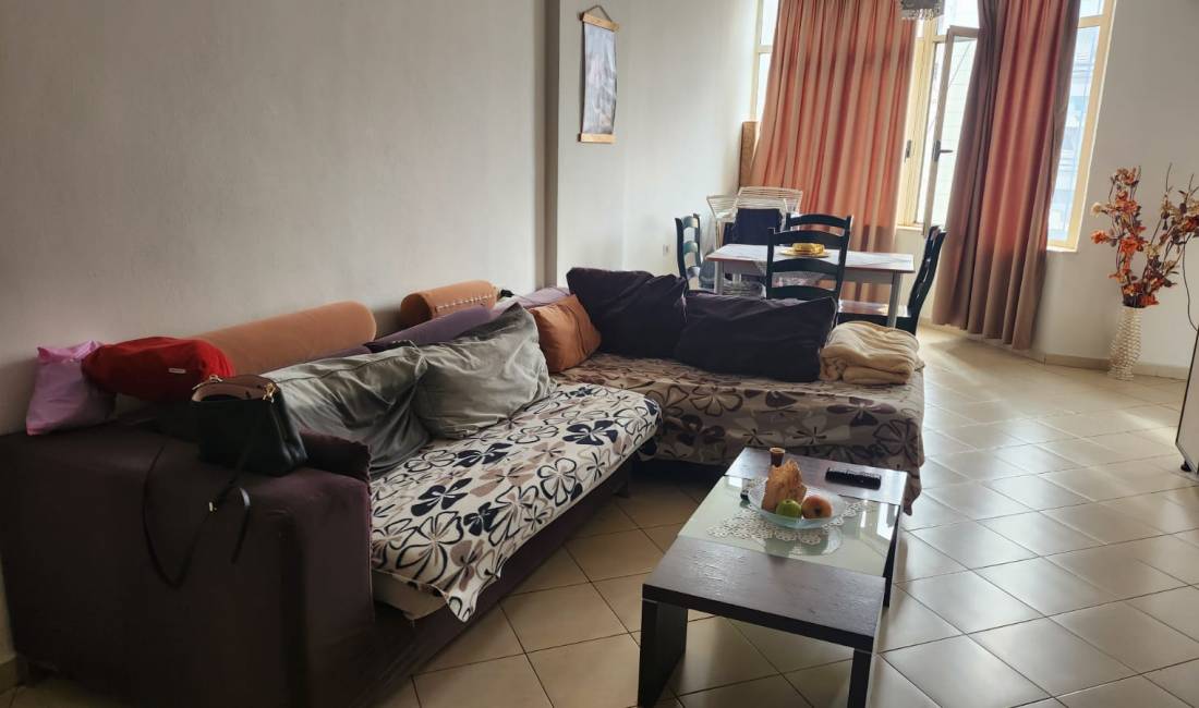 Shtepi ne shitje Apartament ne Tirane, 1+1, Mobilimi E mobiluar, Pagesa 87,000  Euro.