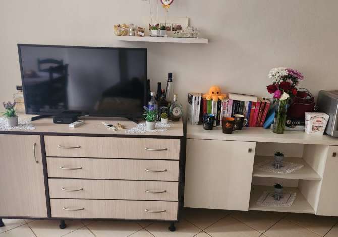 Shtepi ne shitje Apartament ne Tirane, 1+1, Mobilimi E mobiluar, Pagesa 87,000  Euro.