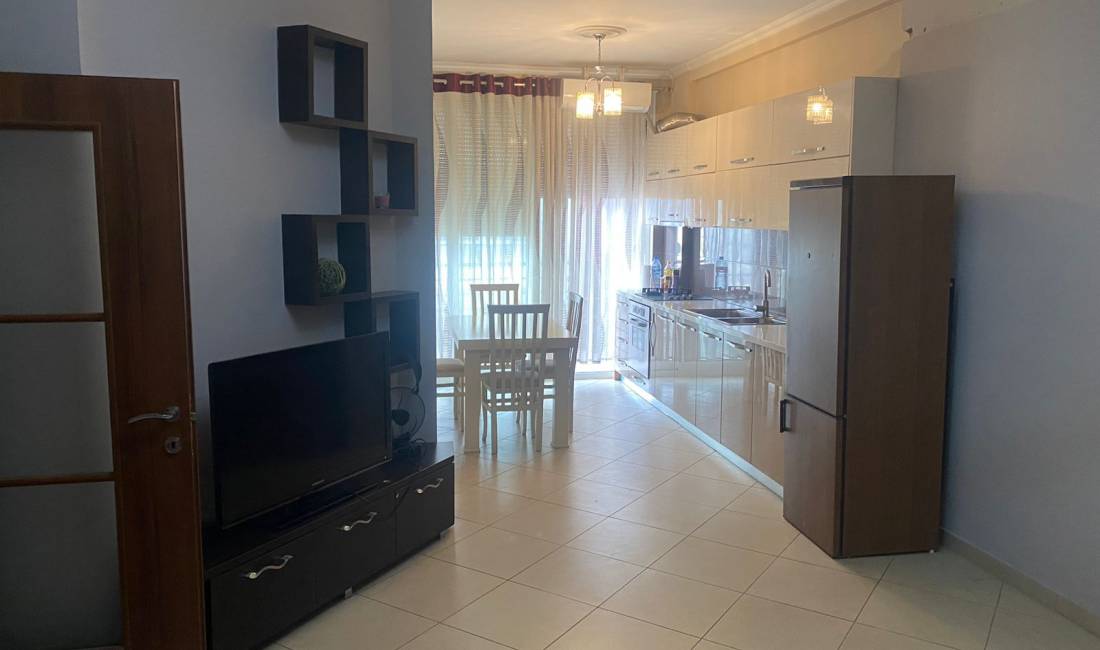 Shtepi ne shitje Apartament ne Tirane, 2+1, Mobilimi E mobiluar, Pagesa 152,500  Euro.