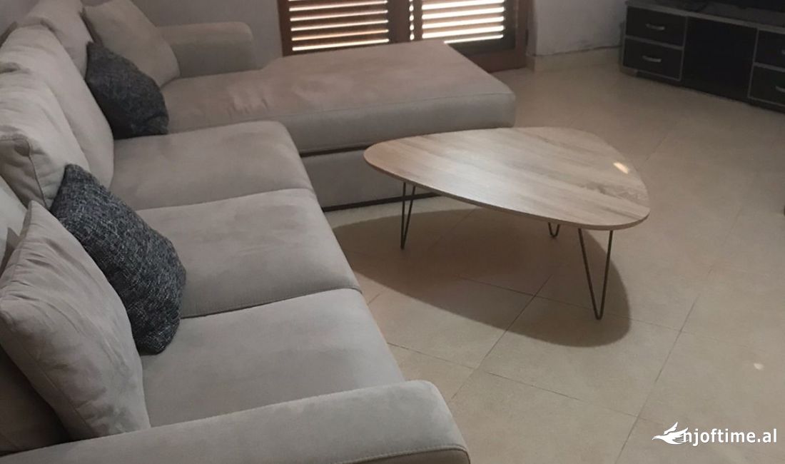 Shtepi me qera Apartament ne Tirane, 2+1, Mobilimi E mobiluar, Pagesa 550  Euro.