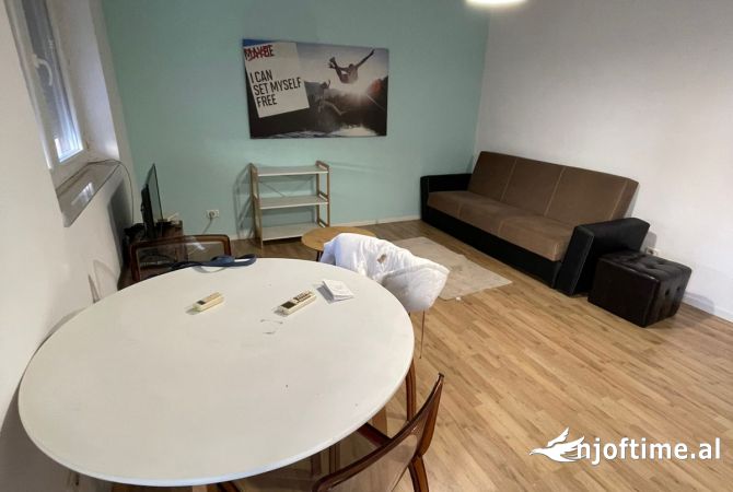 Apartamnet 1+1 me qira Rruga e Elbasanit 