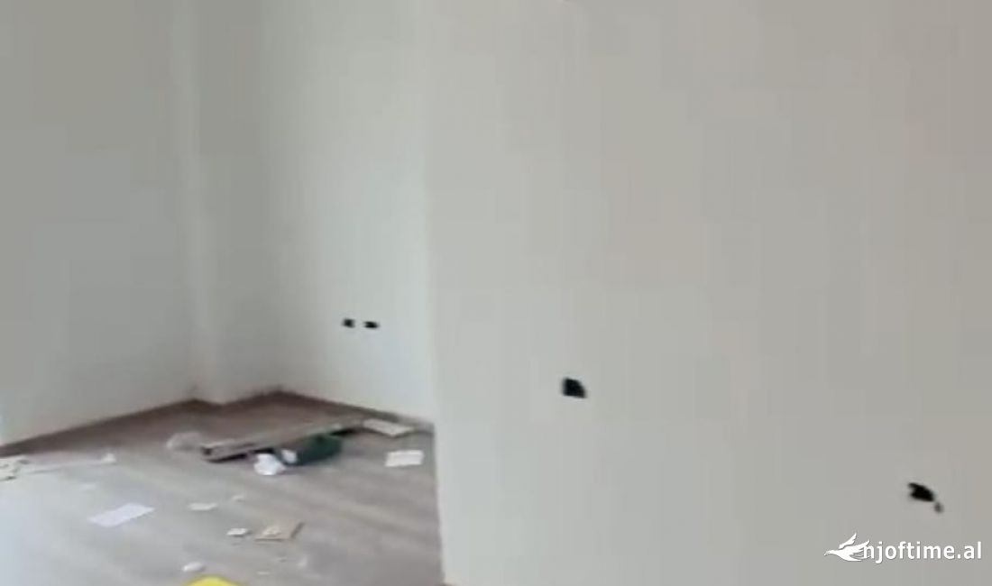 Shtepi ne shitje Apartament ne Tirane, 1+1, Mobilimi Bosh, pa mobiluar, Pagesa 77,000  Euro.