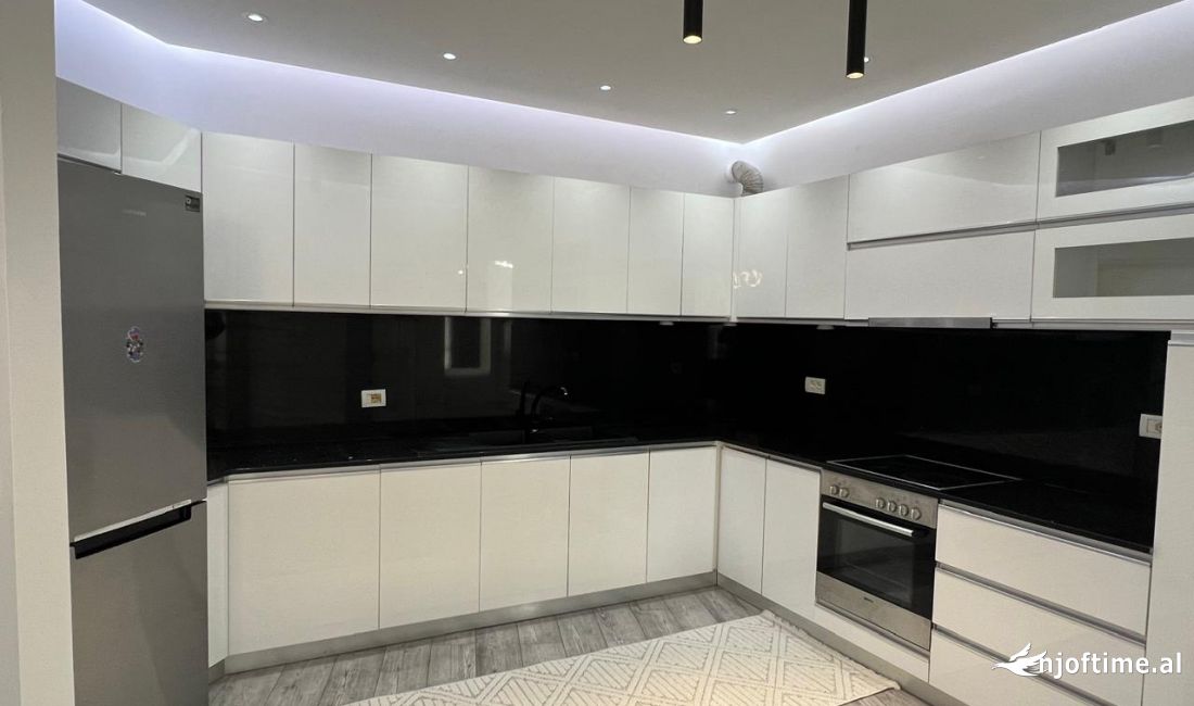 Shtepi ne shitje Apartament ne Tirane, 2+1, Mobilimi E mobiluar, Pagesa 133,000  Euro.