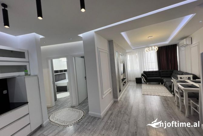 Shtepi ne shitje Apartament ne Tirane, 2+1, Mobilimi E mobiluar, Pagesa 133,000  Euro.